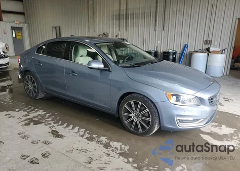 2017 Volvo S60 Platinum из США, поврежденный, VIN LYV402TMXHB153544